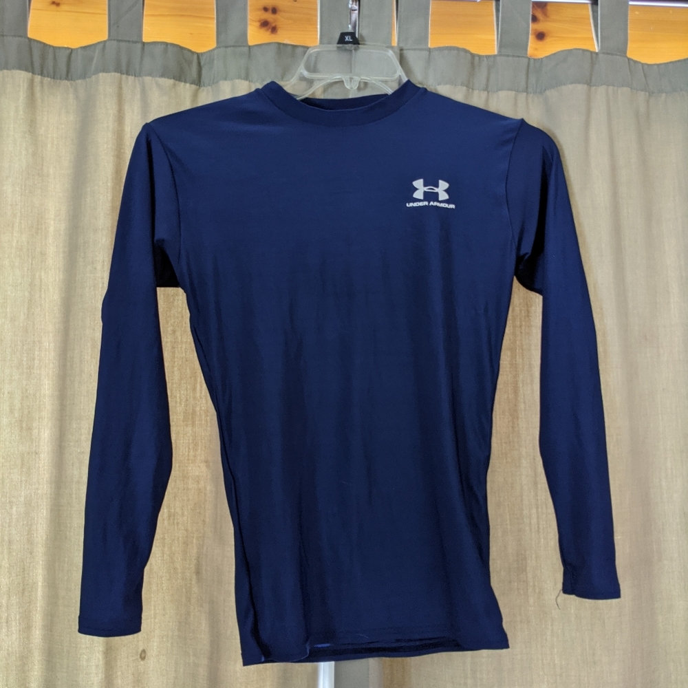 Under Armour women's small top